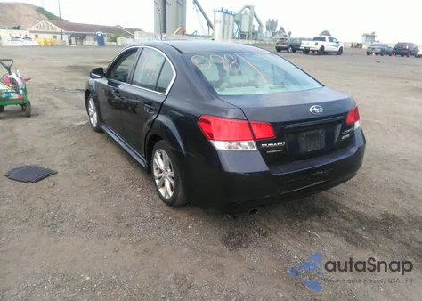 2013 Subaru Legacy 2.5I Premium z USA, uszkodzony, nr VIN 4S3BMBB62D3027134